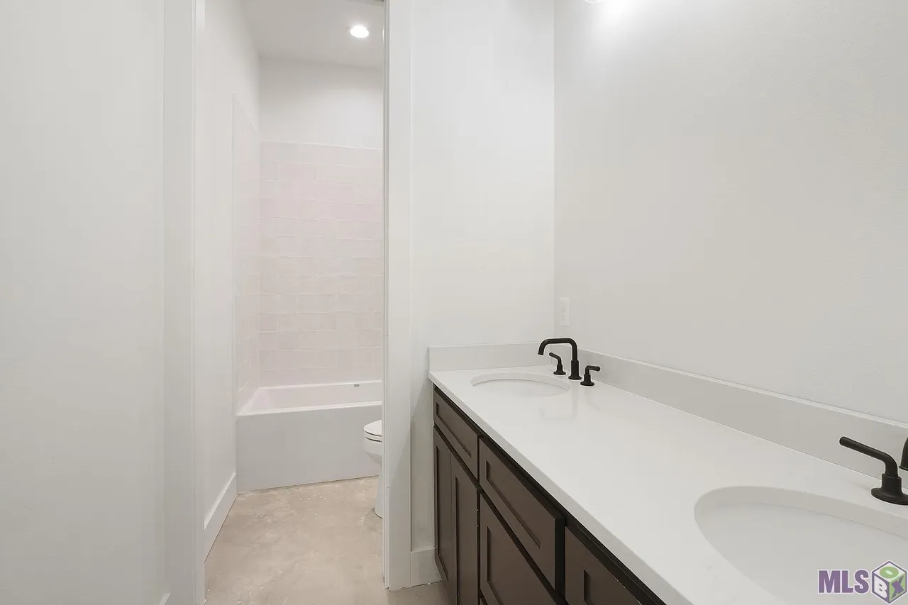 Minature Rd - Image 27